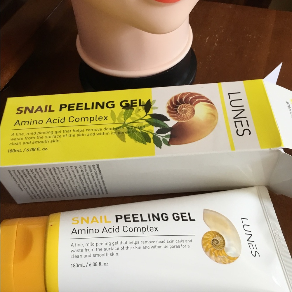 Korean LUNES Snail Peeling Gel - Yellow & White Tube